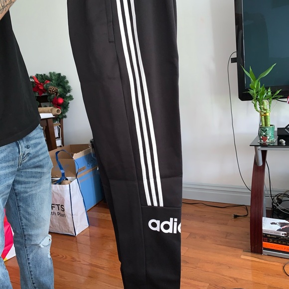 Nwt - Picture 1 of 2